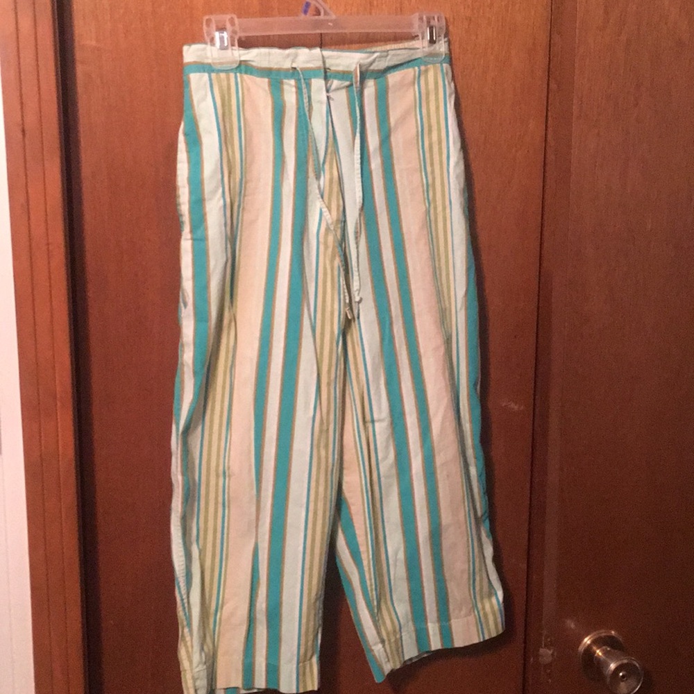Capri pants